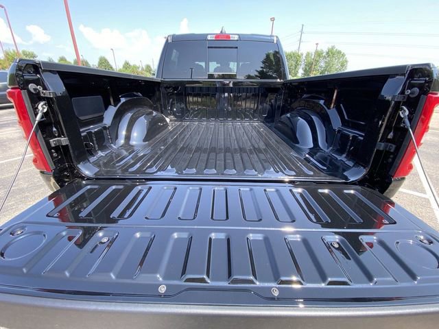 New 2025 RAM 1500 4x4 Crew Cab image 22