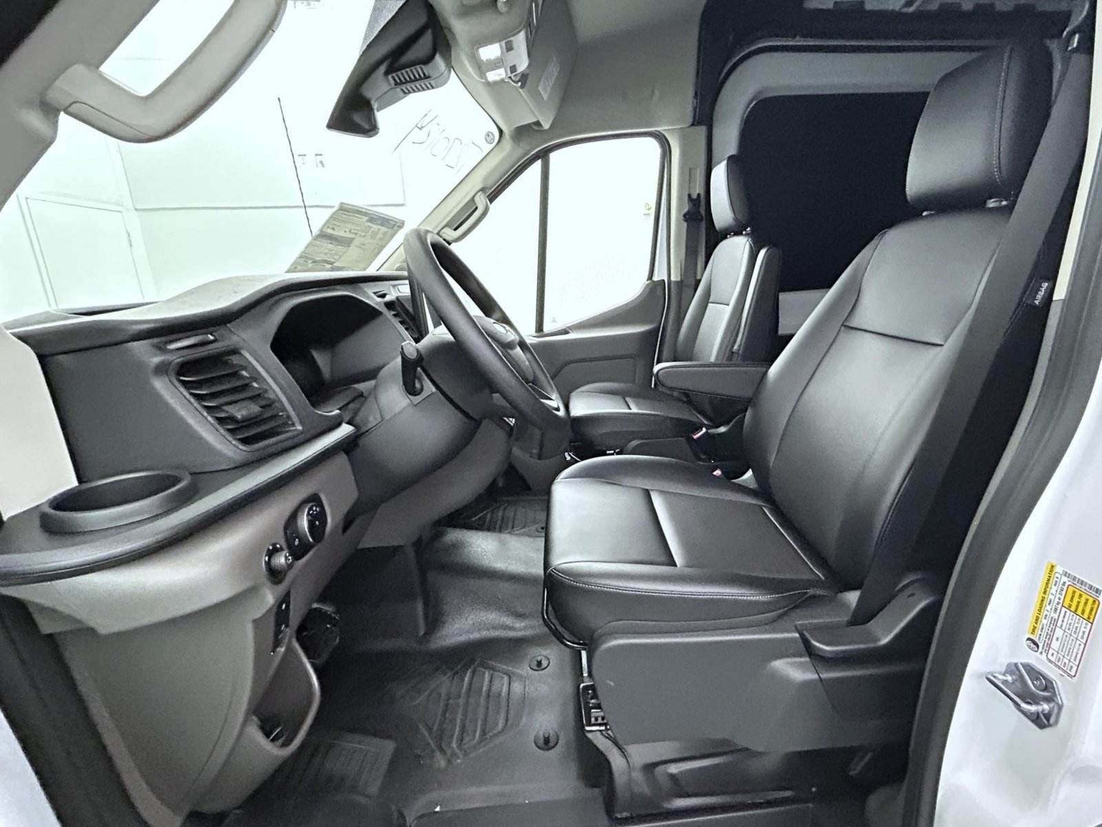 New 2027 Ford Transit 250 148 Medium Roof w/ Load Area Protection Package RWD image 10