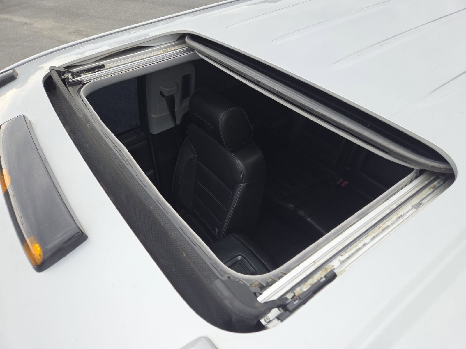 Used 2018 GMC Sierra 2500 Denali w/ Duramax Plus Package image 3