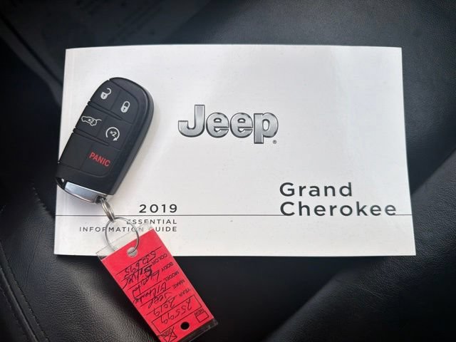 Used 2019 Jeep Grand Cherokee Limited AWD/4WD image 24
