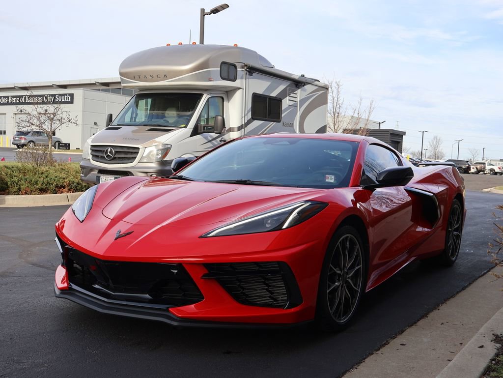 Used 2024 Chevrolet Corvette Stingray Preferred Cpe w/ Z51 Performance Package image 3