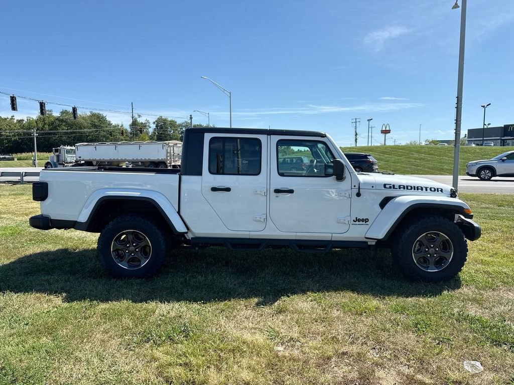 Used 2023 Jeep Gladiator Sport AWD/4WD image 14