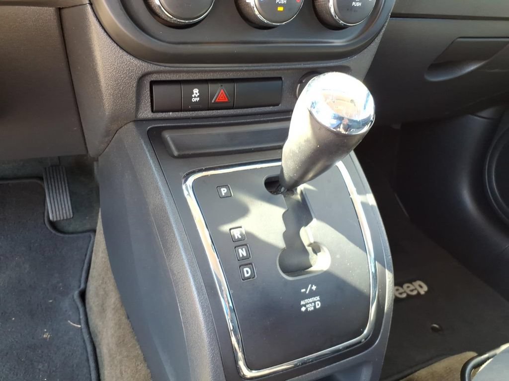 Used 2016 Jeep Compass Sport FWD image 11