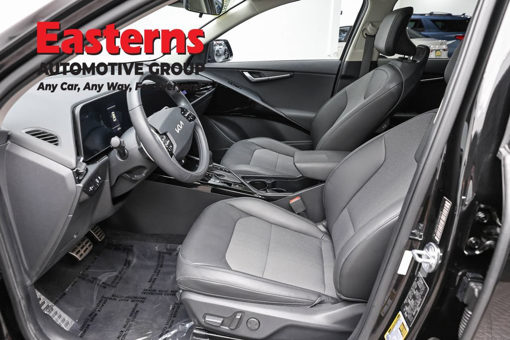 Used 2023 Kia Niro EX Touring FWD image 14