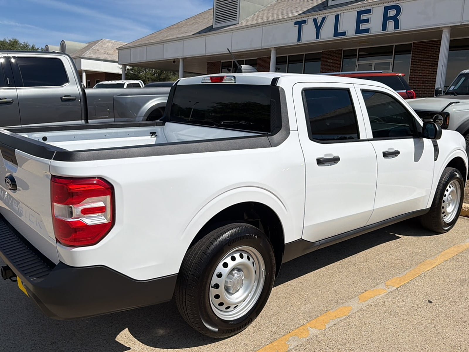 Used 2026 Ford Maverick XL FWD image 9