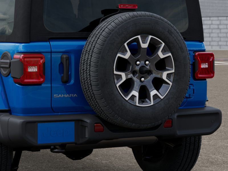 Used 2025 Jeep Wrangler Sahara w/ Safety Group image 13