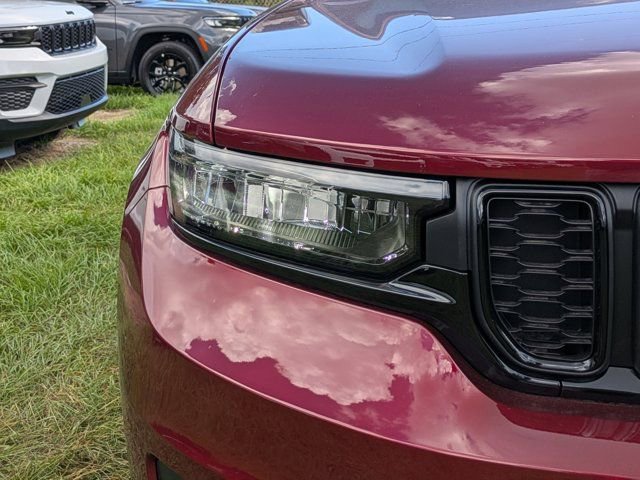 New 2025 Jeep Grand Cherokee L Laredo image 11