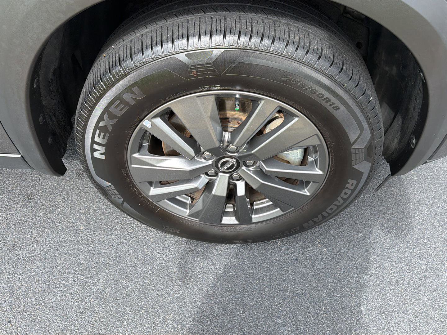 Used 2024 Nissan Pathfinder SV FWD image 39
