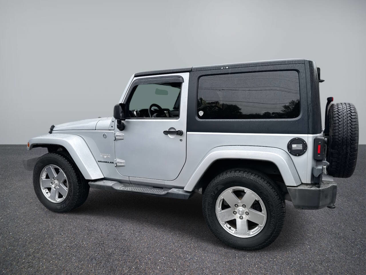 Used 2012 Jeep Wrangler Sahara image 3