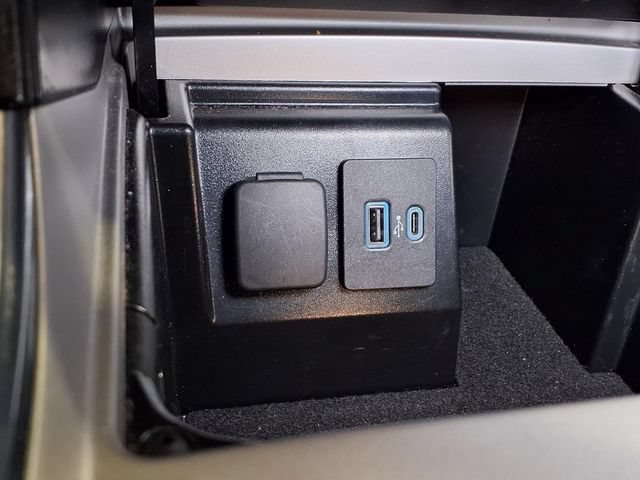 Used 2023 Ford Explorer Limited RWD image 9