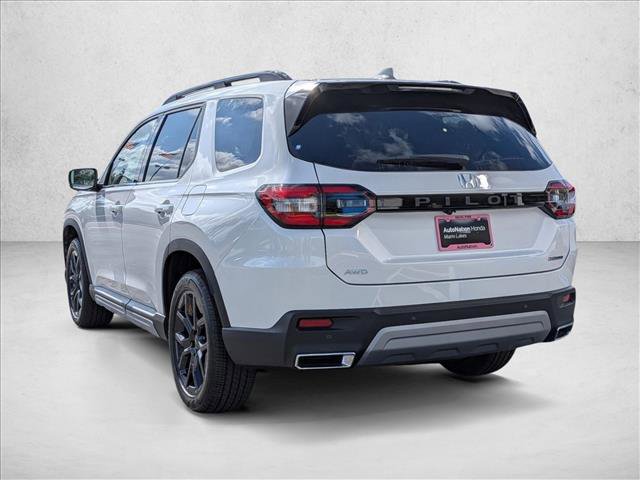 New 2025 Honda Pilot Touring image 8