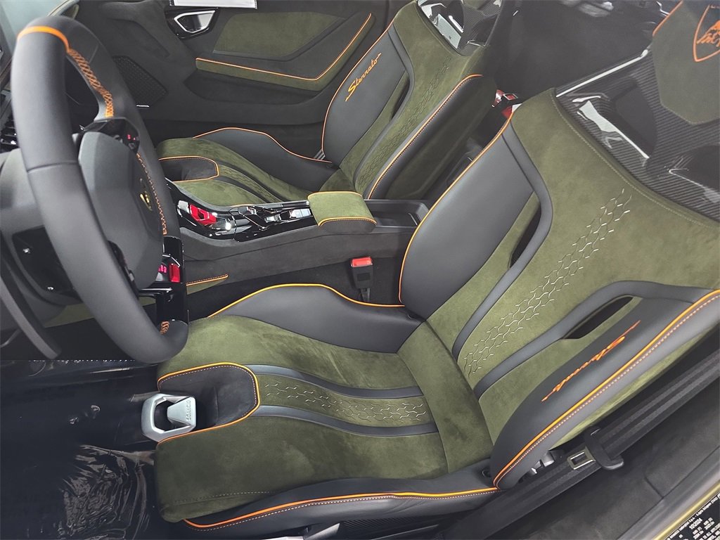 Used 2024 Lamborghini Huracan Sterrato image 5