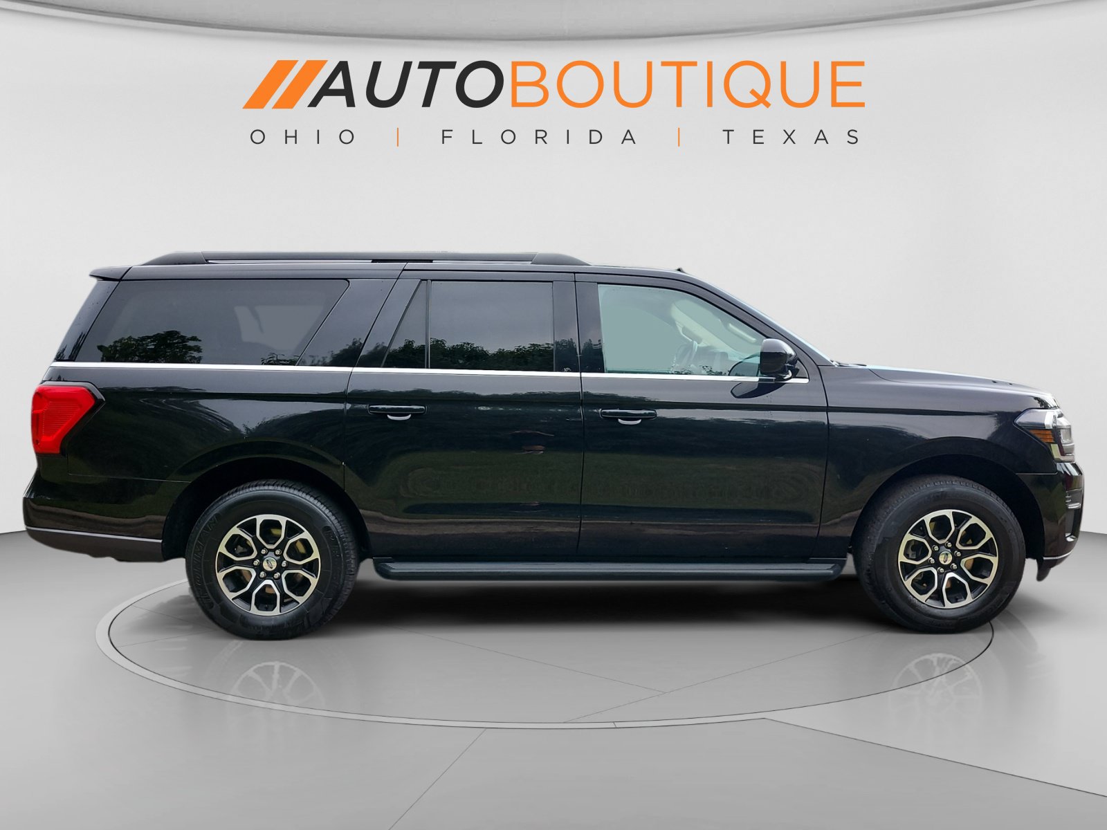Used 2024 Ford Expedition Max XLT RWD image 6