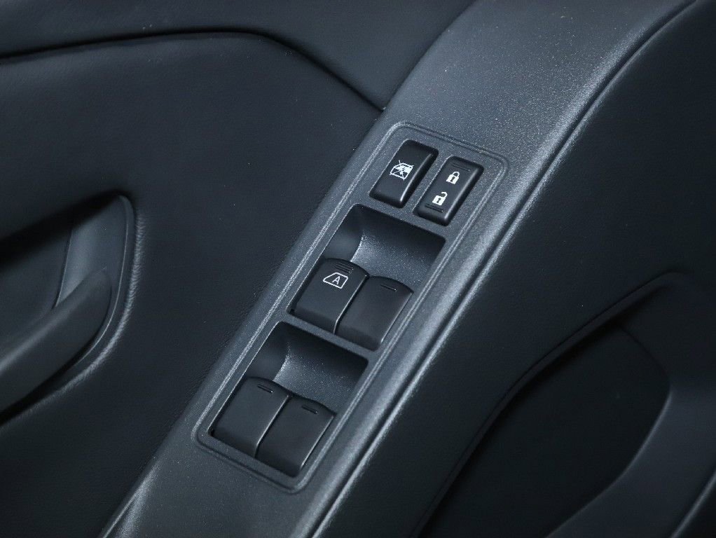 Certified 2025 Nissan Frontier S image 16