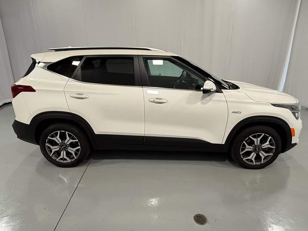 Used 2021 Kia Seltos EX image 4