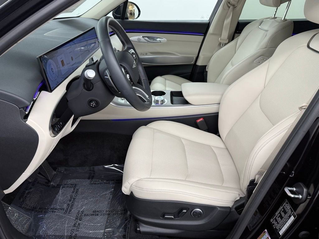 Used 2026 Genesis GV70 2.5T Select image 16