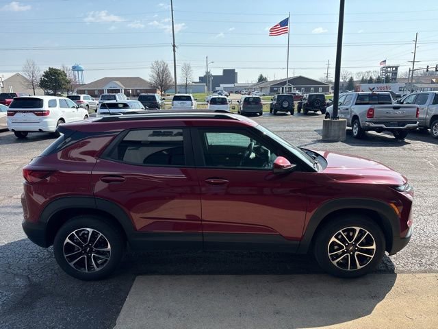 Used 2025 Chevrolet TrailBlazer LT image 9
