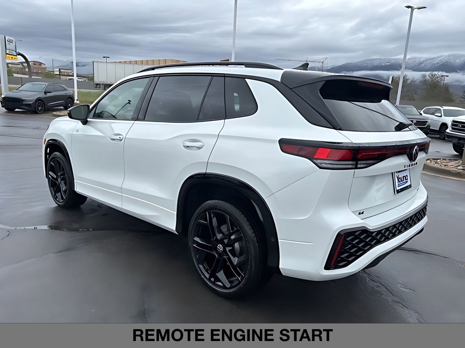 New 2026 Volkswagen Tiguan SE R-Line AWD/4WD image 5
