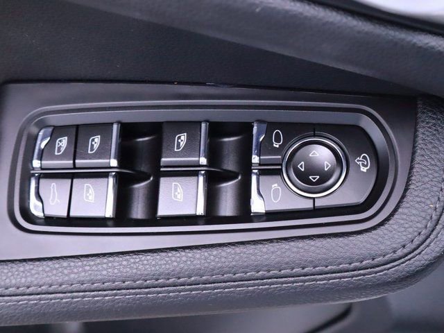 New 2024 Porsche Macan image 16