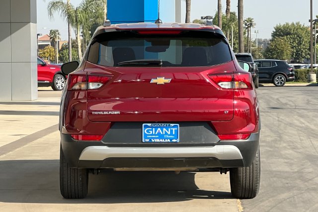 Used 2025 Chevrolet TrailBlazer LT FWD image 5