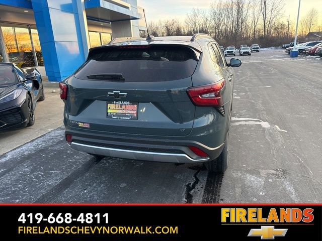 New 2026 Chevrolet Trax LT w/ Sunroof Package image 3
