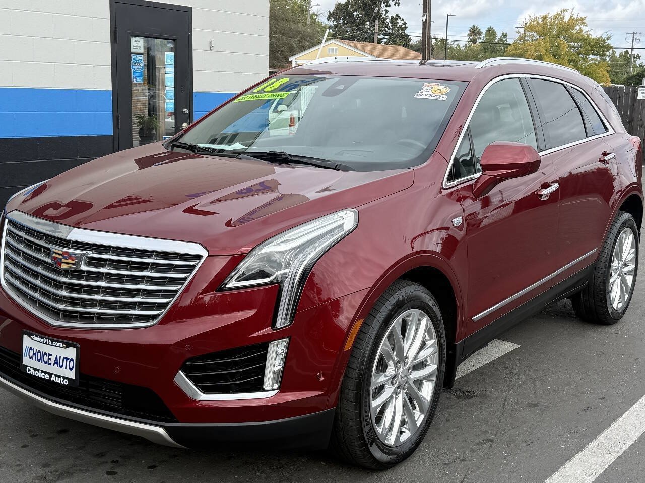 Used 2018 Cadillac XT5 Platinum w/ Driver Assist Package AWD/4WD image 3