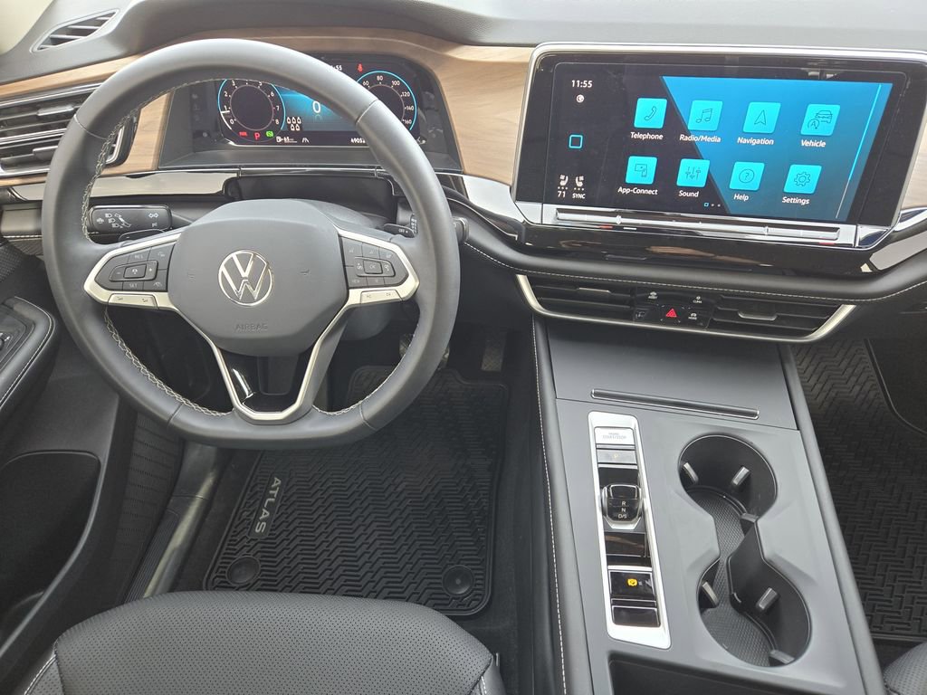 Used 2024 Volkswagen Atlas SE image 27