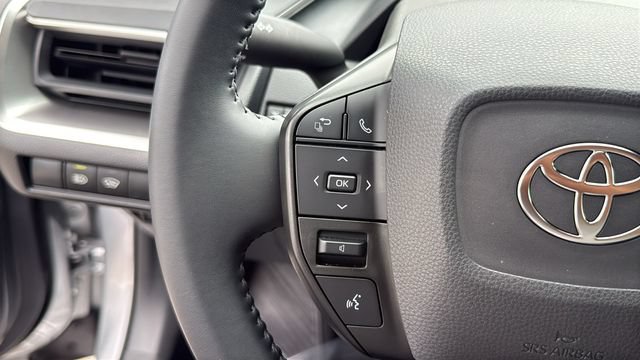 Used 2023 Toyota Prius LE FWD image 21