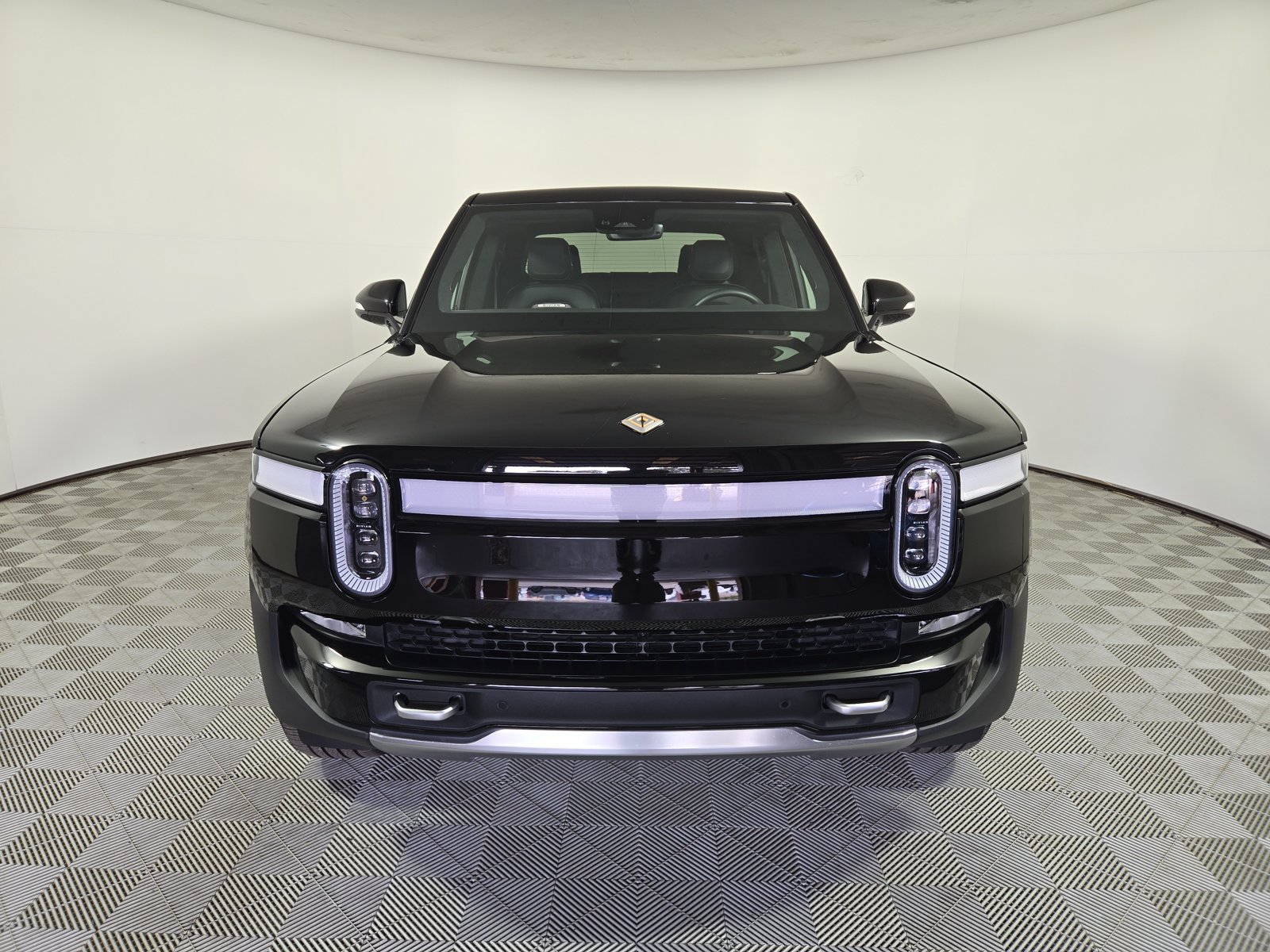 Used 2024 Rivian R1T Adventure Quad AWD/4WD image 8