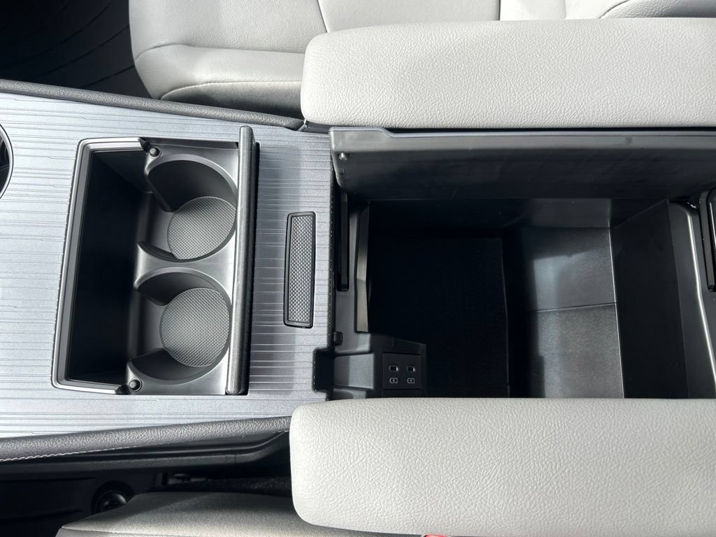 New 2026 Toyota Sienna XLE AWD/4WD image 23