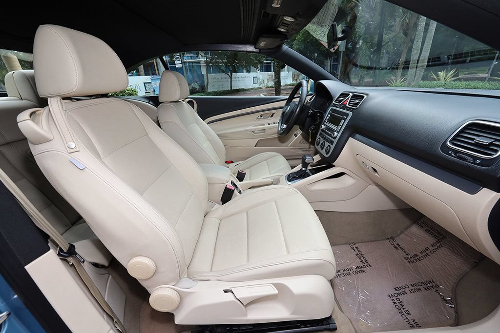Used 2008 Volkswagen Eos 2.0T FWD image 8