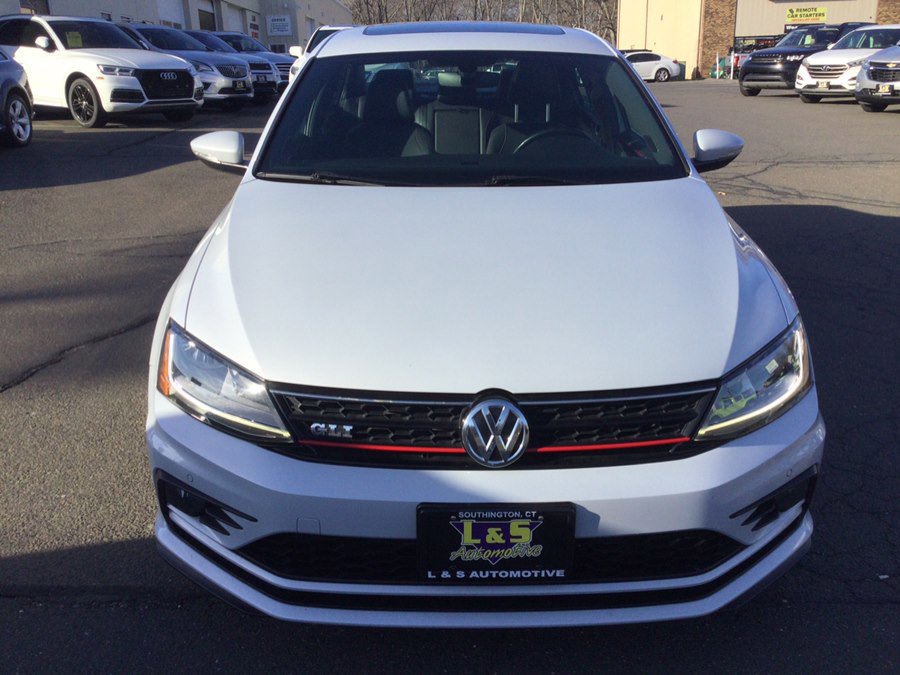 Used 2017 Volkswagen Jetta GLI FWD image 3