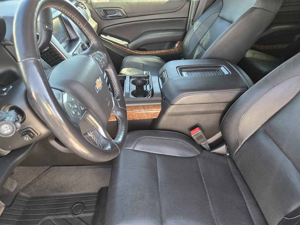 Used 2020 Chevrolet Suburban Premier w/ RST Edition AWD/4WD image 7