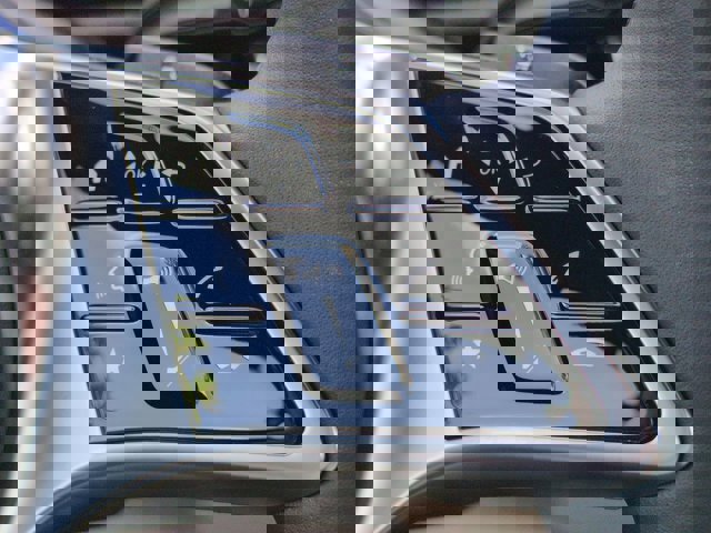 Used 2025 Mercedes-Benz GLA 250 image 24