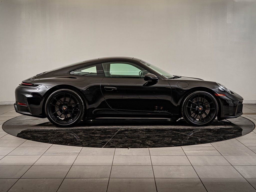 Certified 2025 Porsche 911 Carrera 4 GTS AWD/4WD image 8