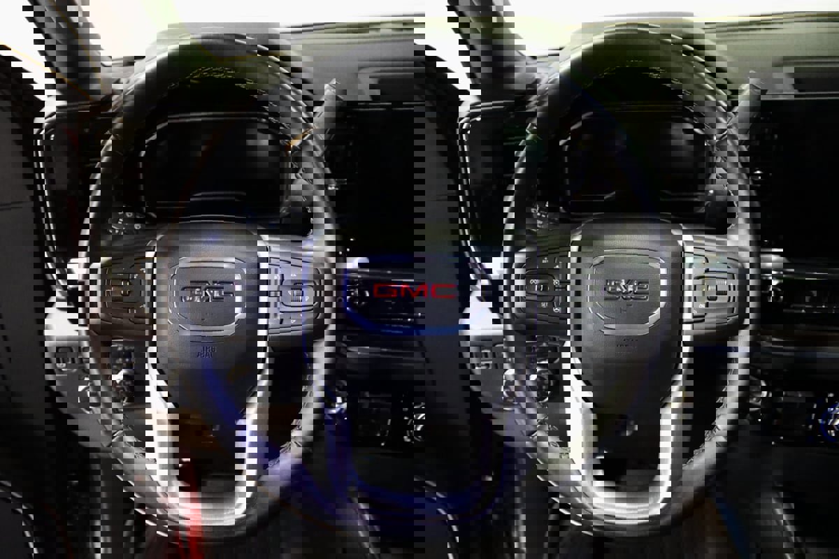 Used 2025 GMC Sierra 3500 SLT w/ SLT Premium Package image 50