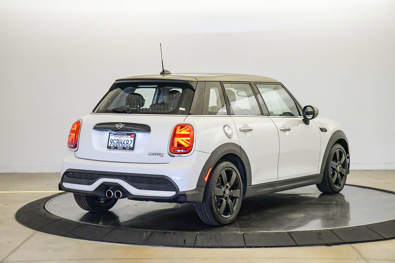 Certified 2024 MINI Cooper S FWD image 4