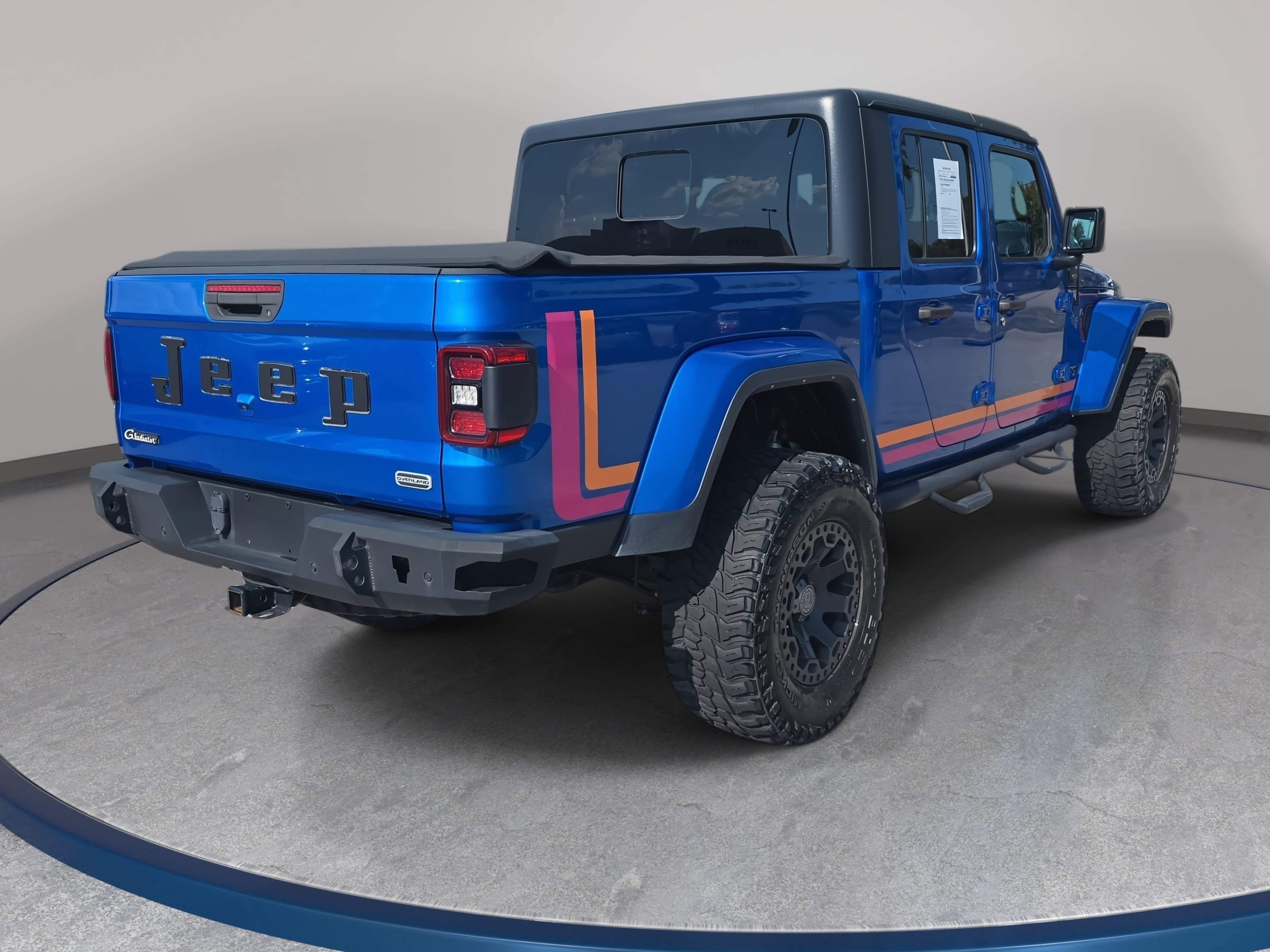Used 2023 Jeep Gladiator Overland w/ Dual Top Group AWD/4WD image 5