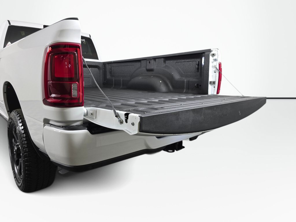 New 2026 RAM 2500 Laramie AWD/4WD image 16