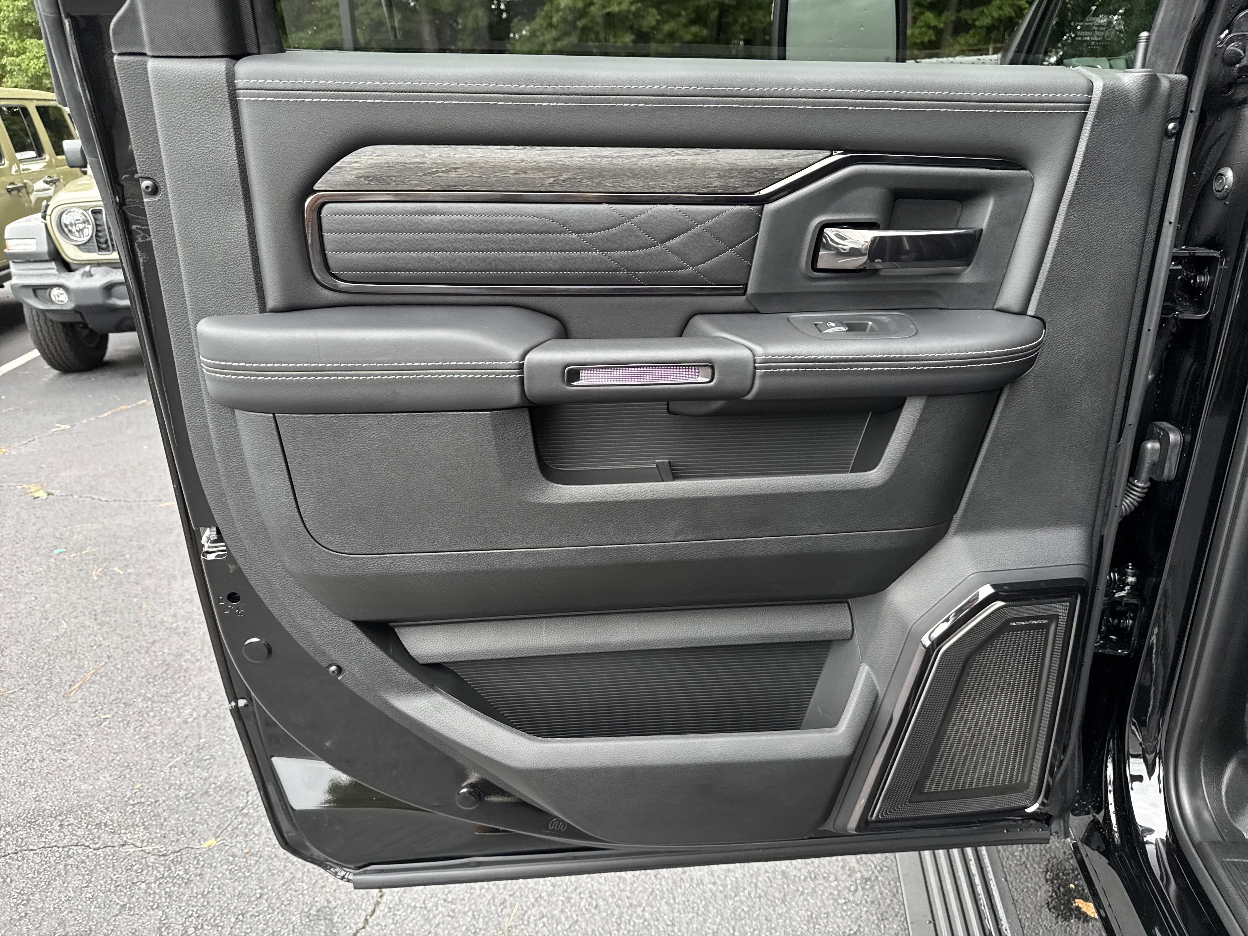 New 2025 RAM 2500 Limited image 26