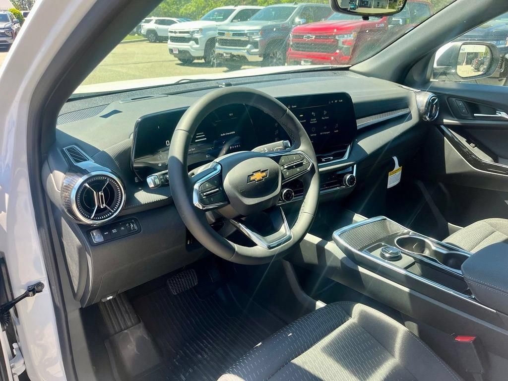 New 2026 Chevrolet Equinox LT w/ Safety and Technology Package AWD/4WD image 12