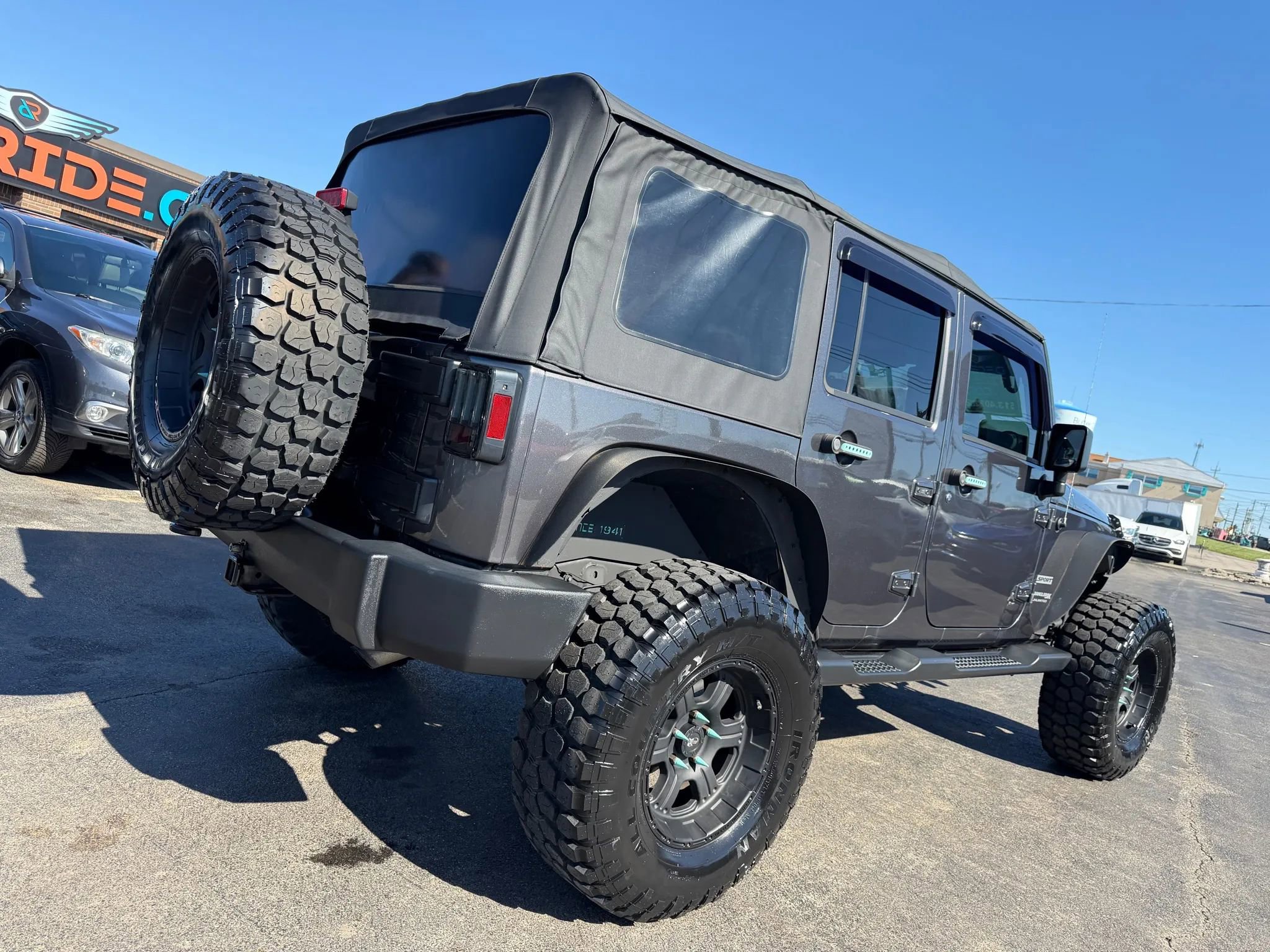 Used 2018 Jeep Wrangler Unlimited Sport S image 50