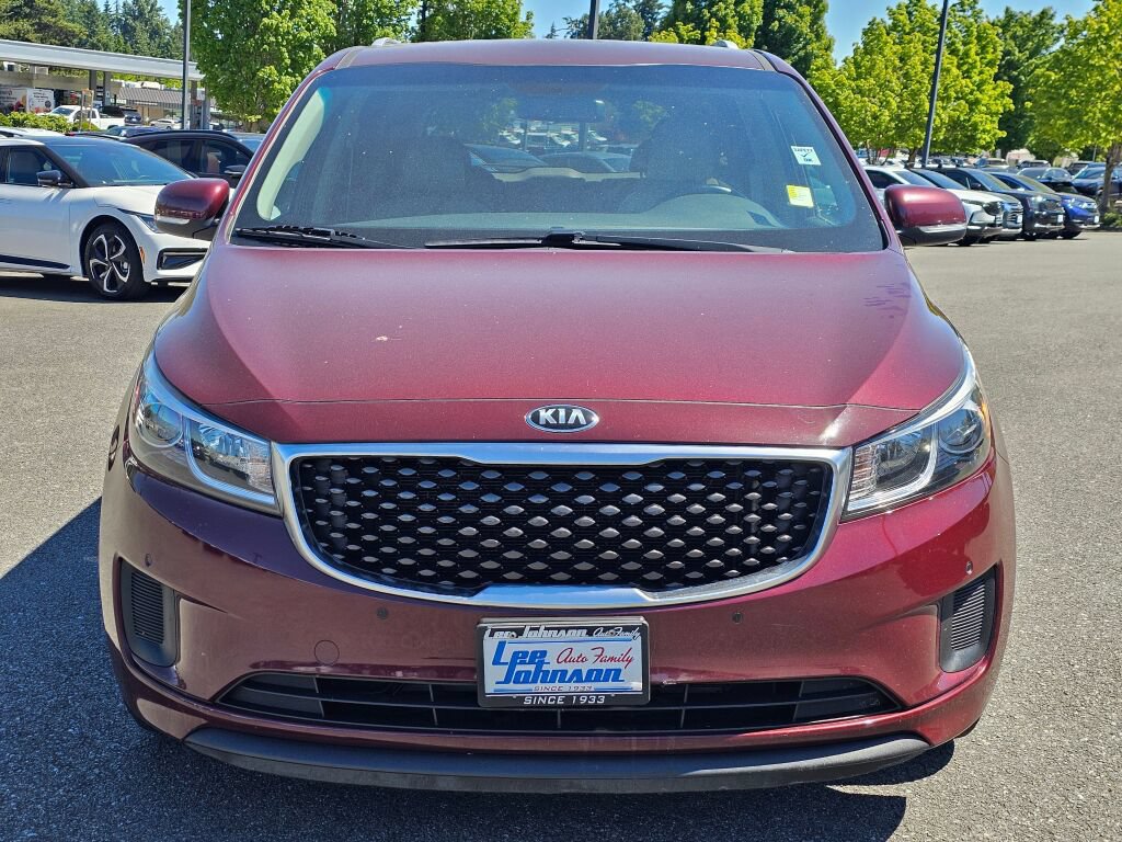 Used 2017 Kia Sedona LX w/ LX Essentials Premium Package FWD image 2