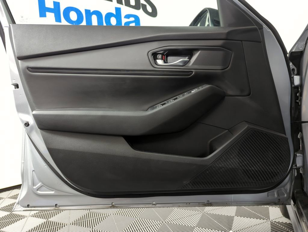 Certified 2025 Honda Accord SE image 9
