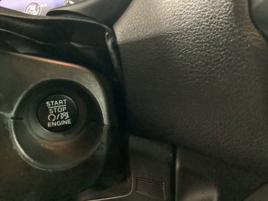 Used 2020 Jeep Renegade Limited image 27