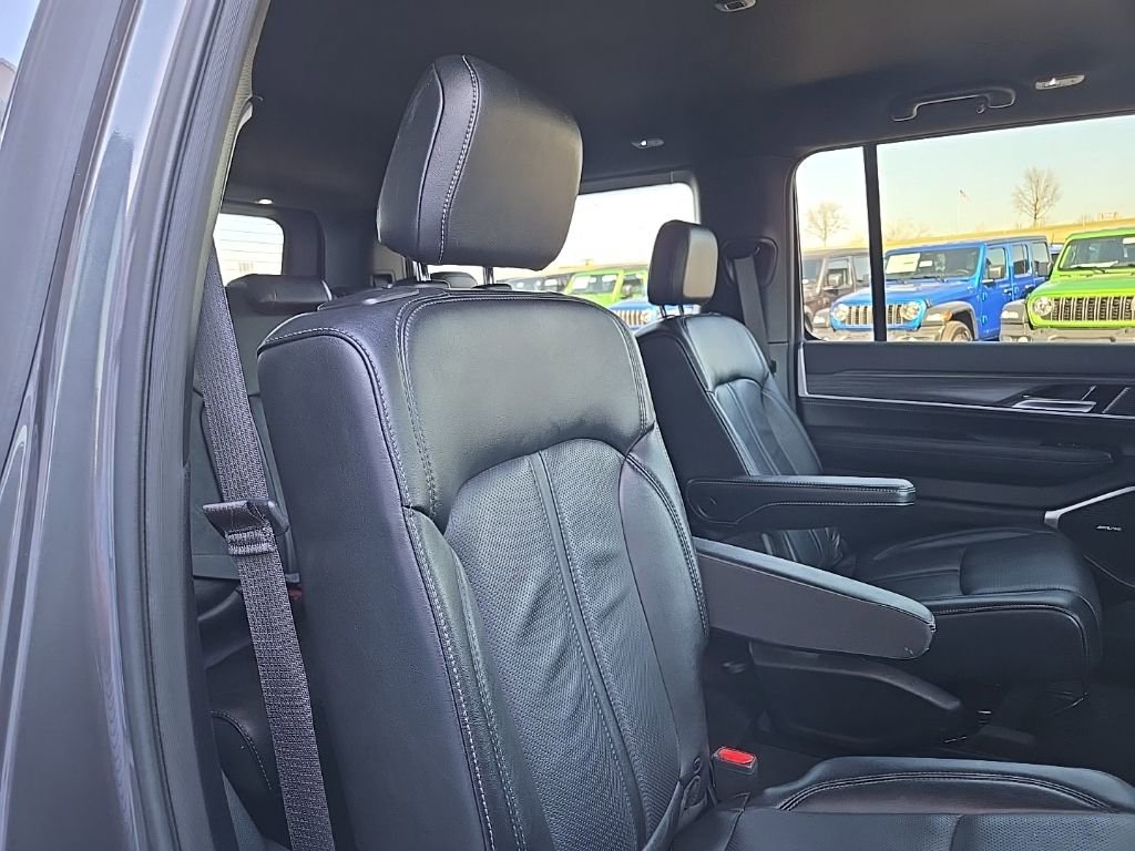 Used 2024 Jeep Wagoneer Series II image 93