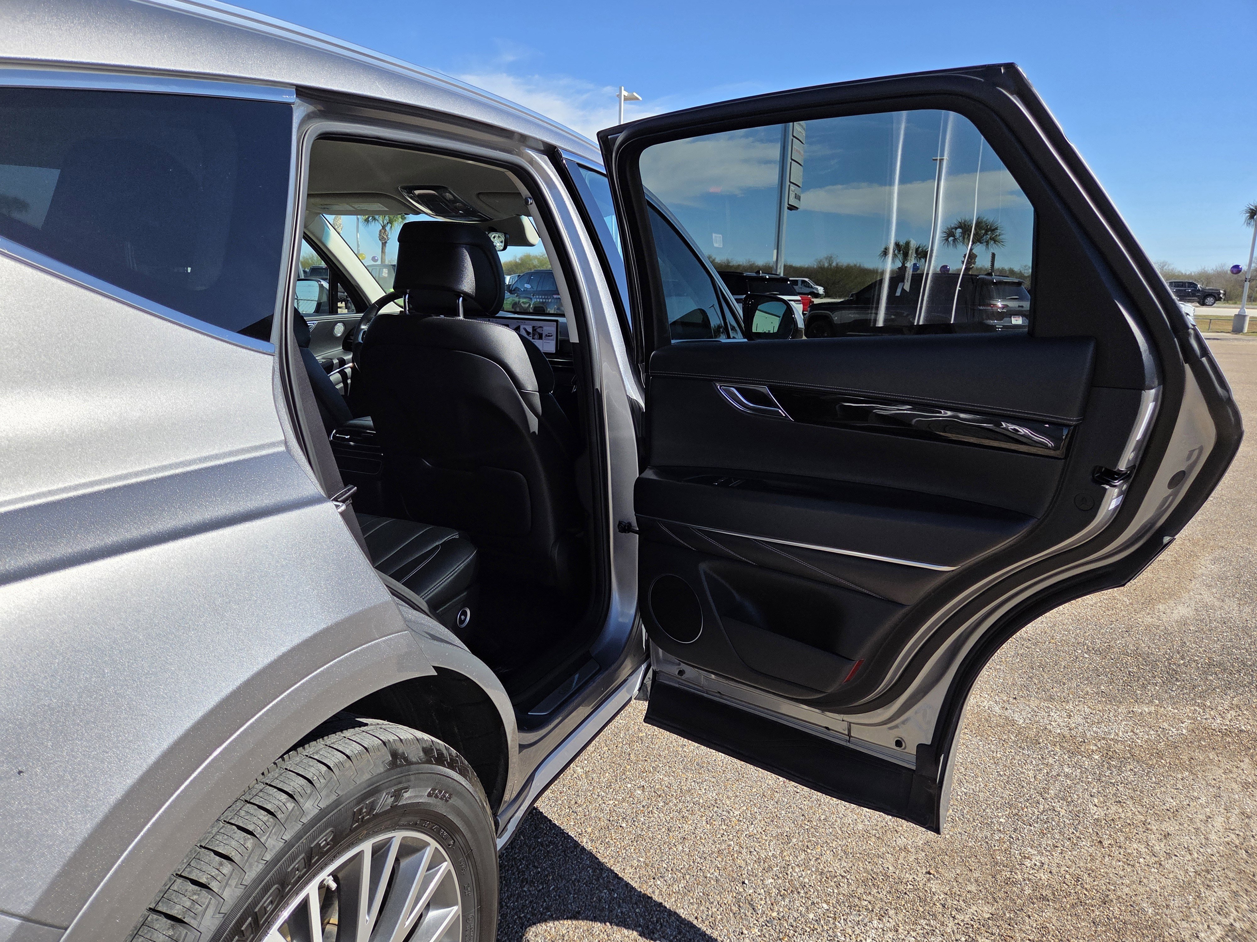 Used 2025 Genesis GV80 2.5T Standard image 15