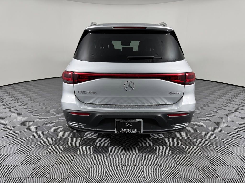 Used 2023 Mercedes-Benz EQB 300 4MATIC image 7