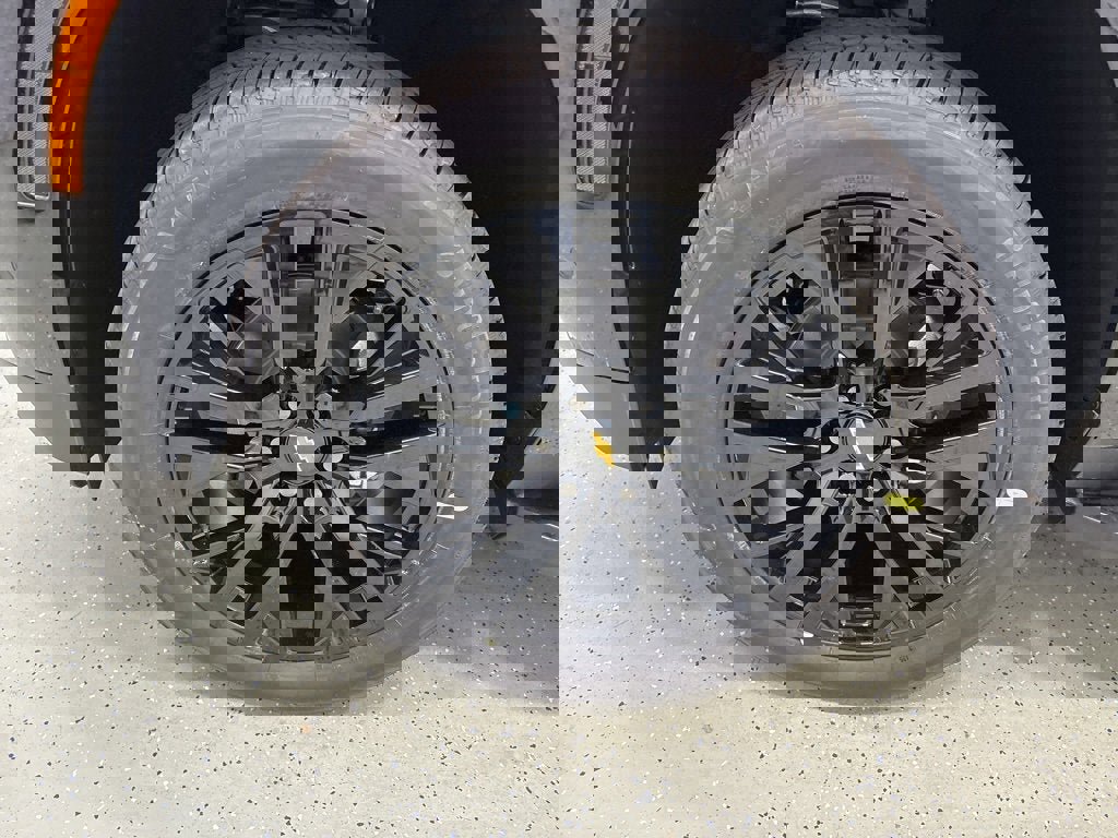 New 2026 Chevrolet Suburban Premier image 8