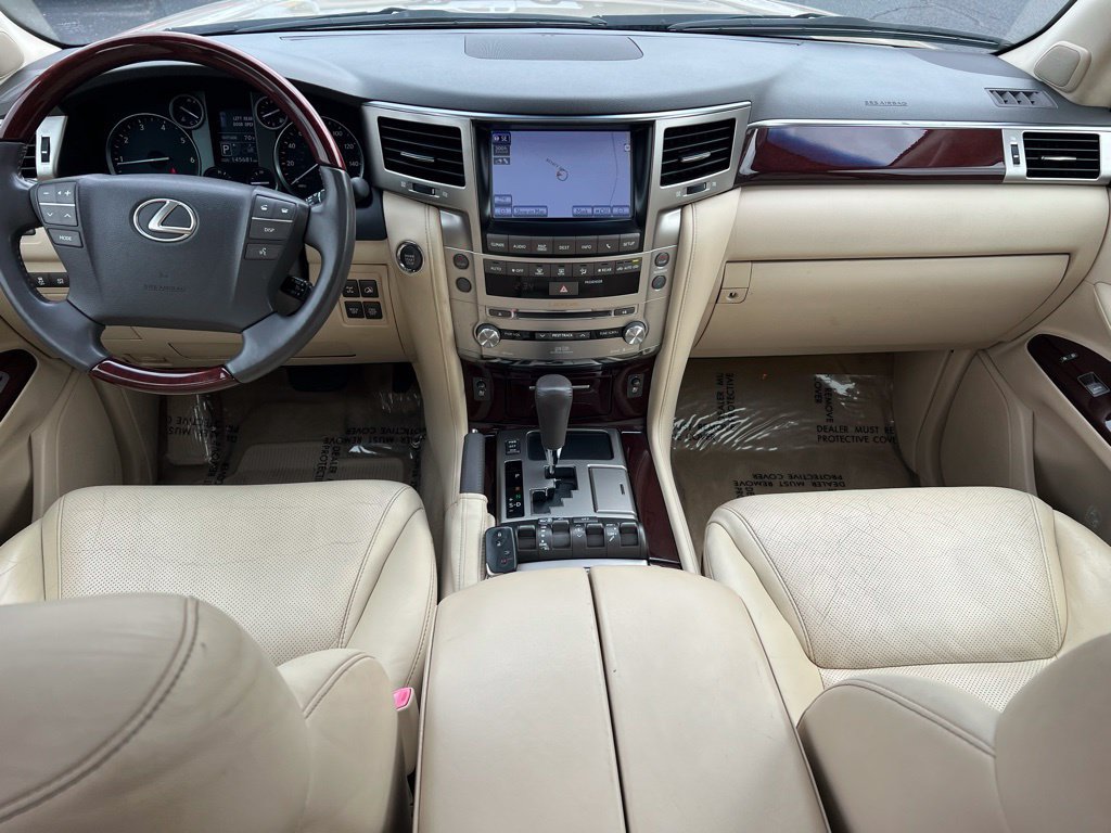Used 2013 Lexus LX 570 4WD w/ Luxury Pkg image 21